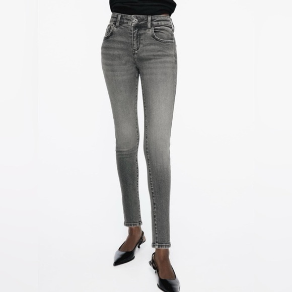 54. Zara • NWT Mid Rise Skinny Jeans - Picture 3 of 5